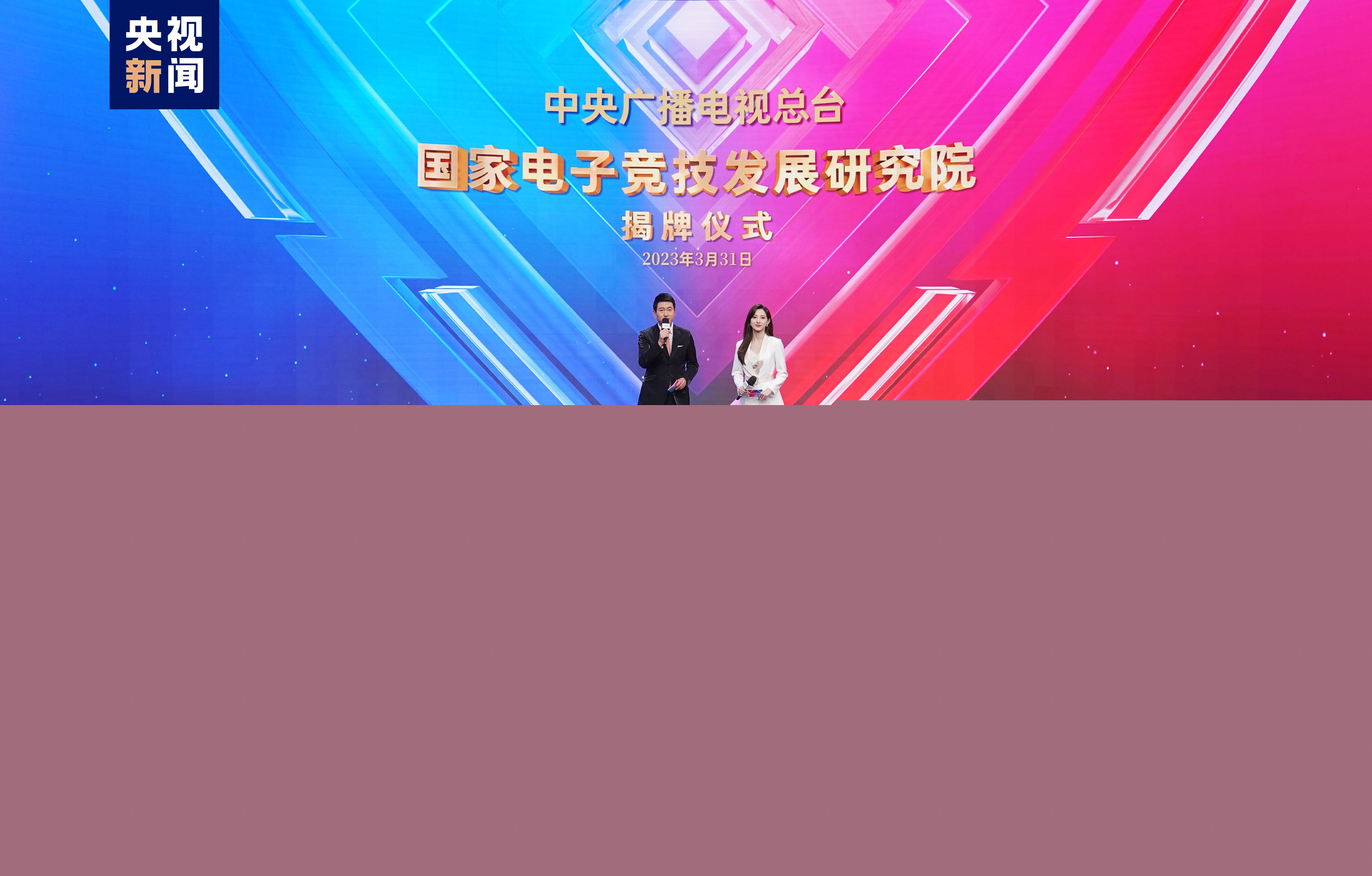 九游会 - 真人游戏第一品牌登陆：费德勒网球拍银限量版
